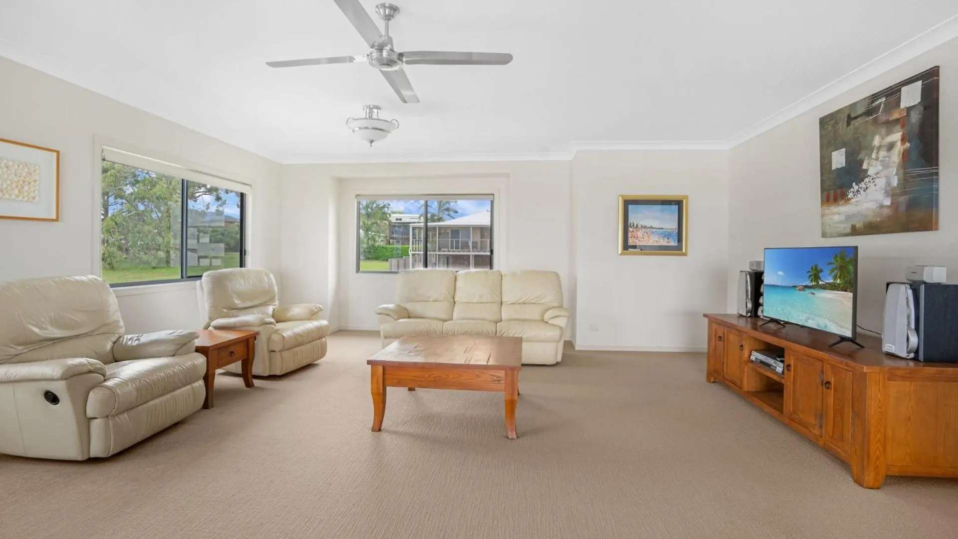 Blacklaw'S Retreat - Rainbow Beach Views. Spacious. Fenced Yard. Feriehus