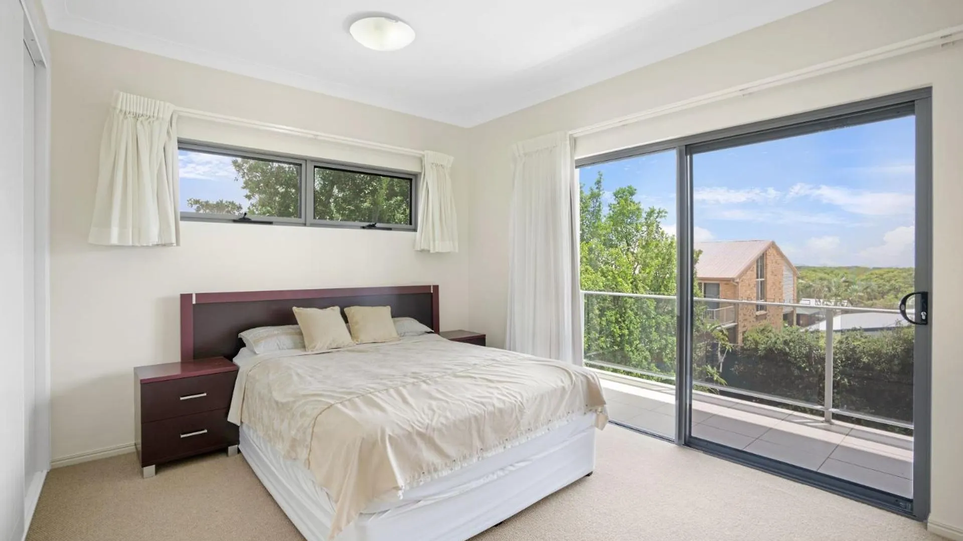 Blacklaw'S Retreat - Rainbow Beach Views. Spacious. Fenced Yard. 0*,